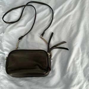 Black hand bag crossbody